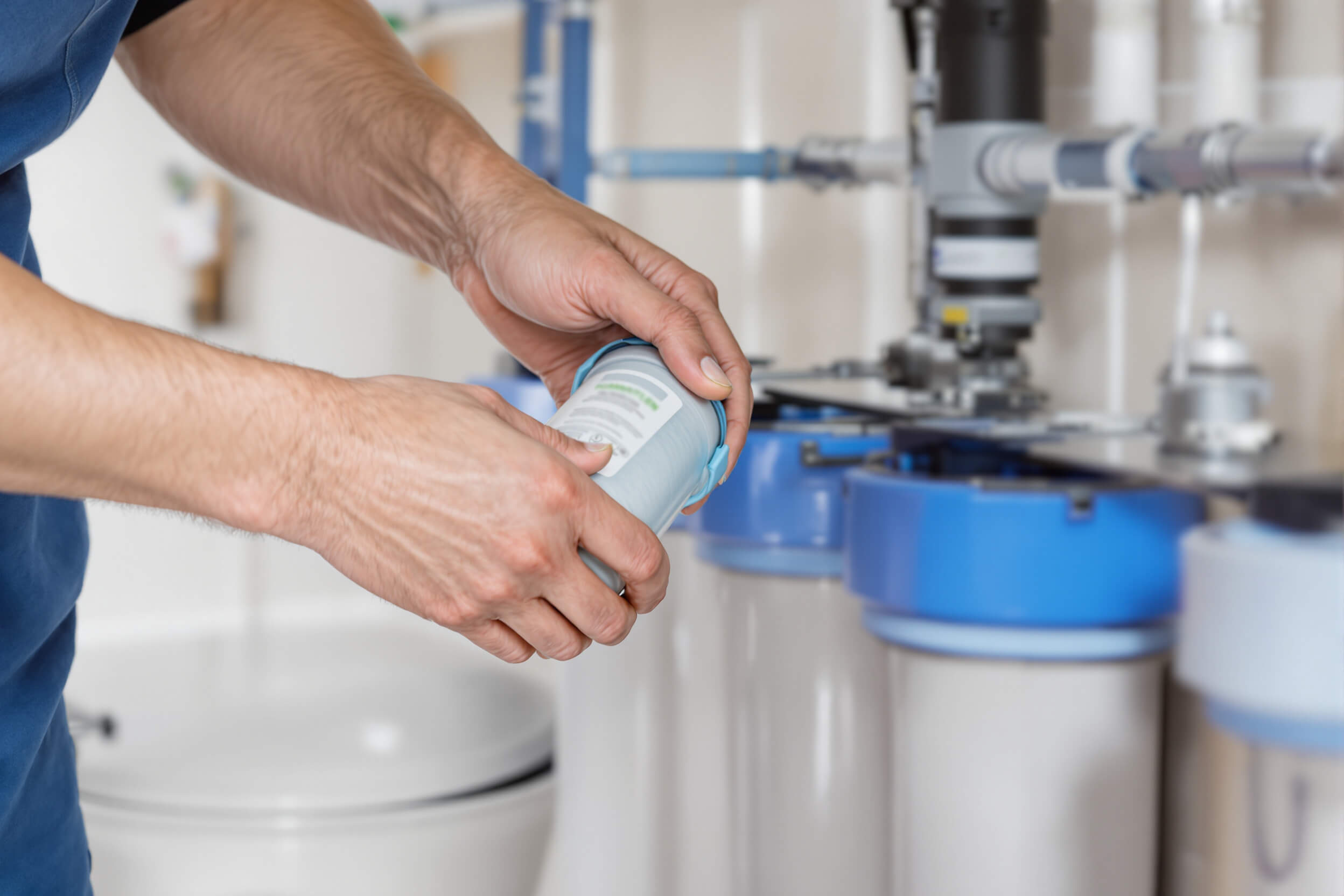 Whole-home well water filter unit